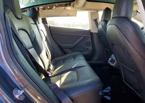 2022 Tesla Model 3 из США, поврежденный, VIN 5YJ3E1EB8NF171201